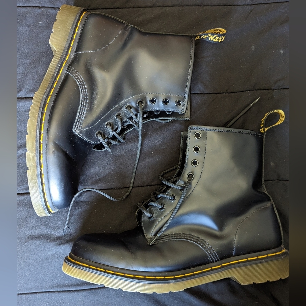 Black Leather Doc Martens Men's 11
